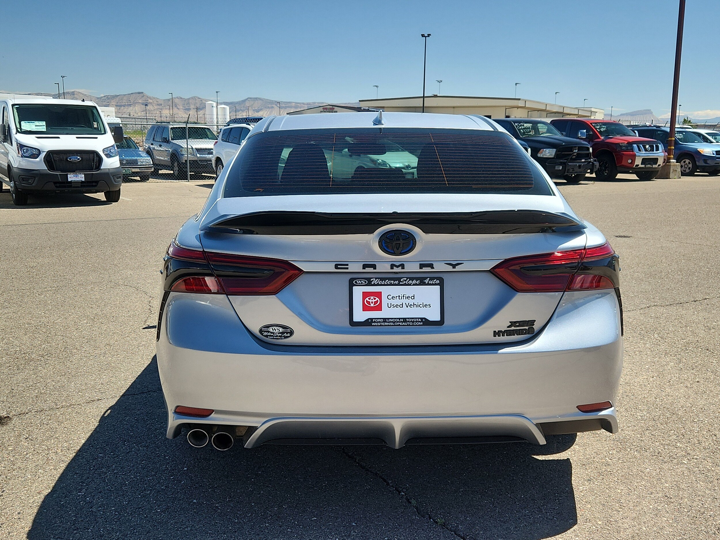 2023 Toyota Camry Hybrid XSE photo 4
