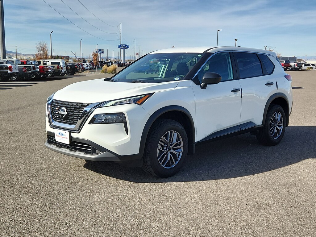 2023 Nissan Rogue S photo 2