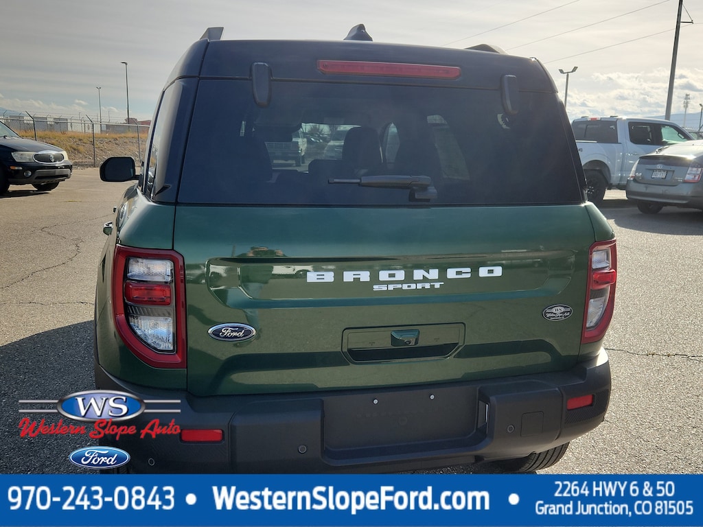 2025 Ford Bronco Sport Outer Banks photo 3