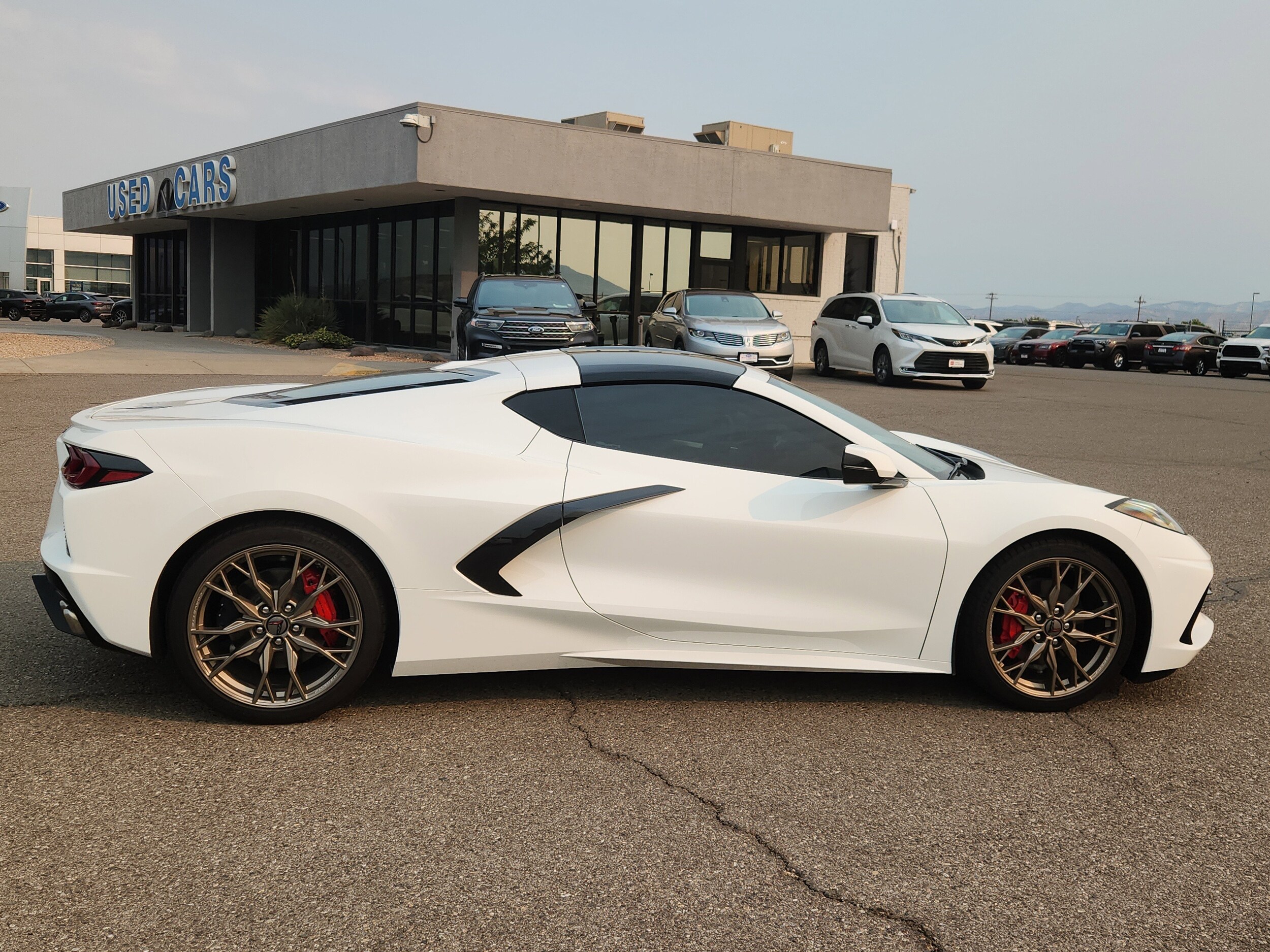 2024 Chevrolet Corvette 2LT Coupe photo 2