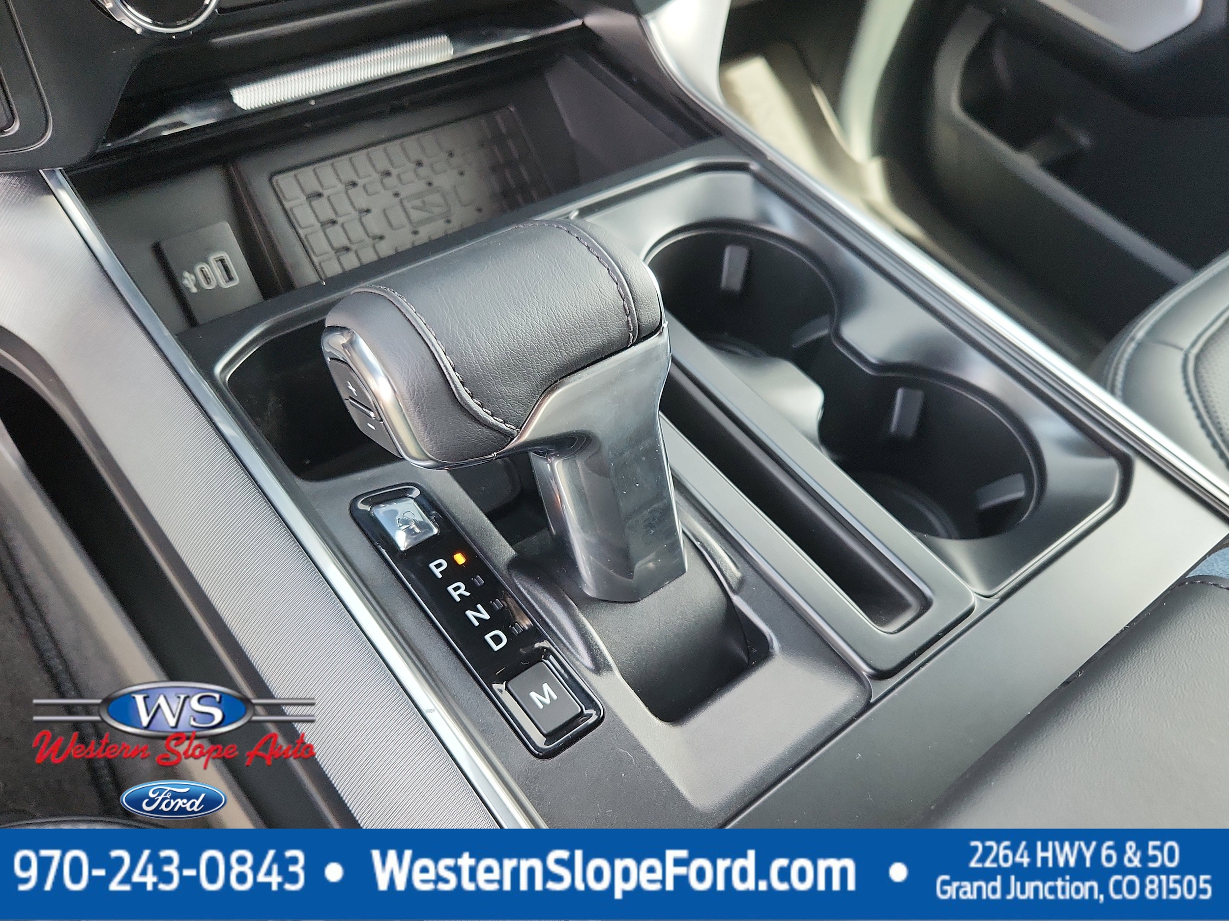 2025 Ford F-150 Platinum - Photo 17