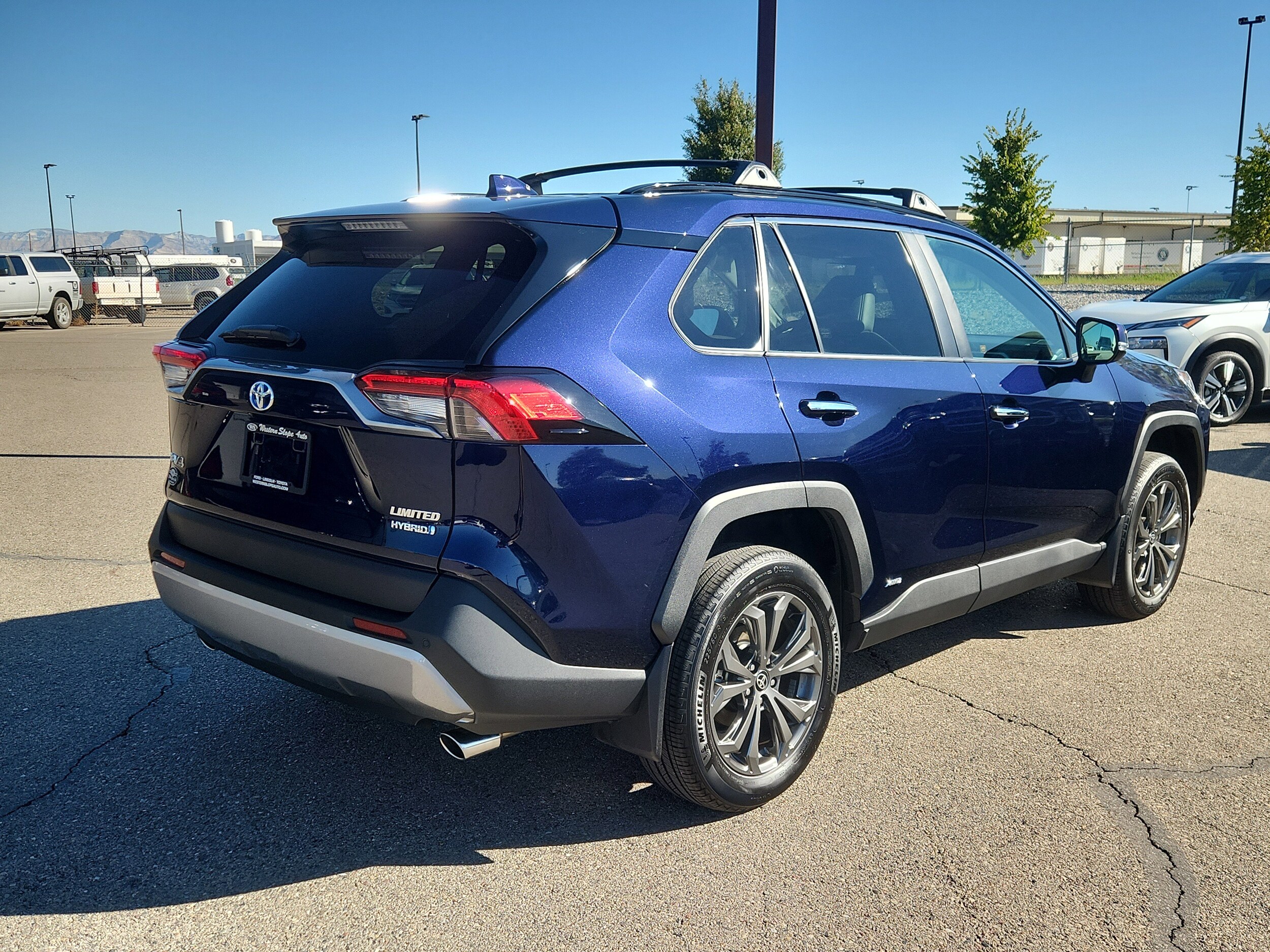 2023 Toyota RAV4 Hybrid Limited photo 3