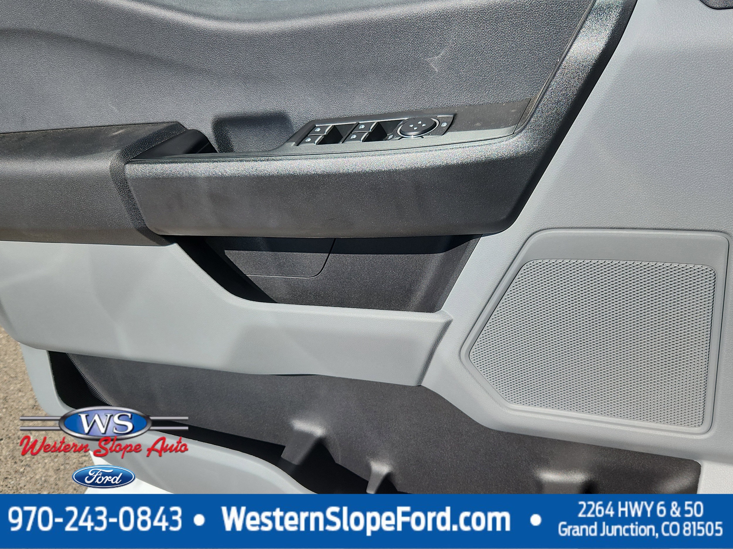 2025 Ford F-350 Super Duty Chassis Cab XL - Photo 8