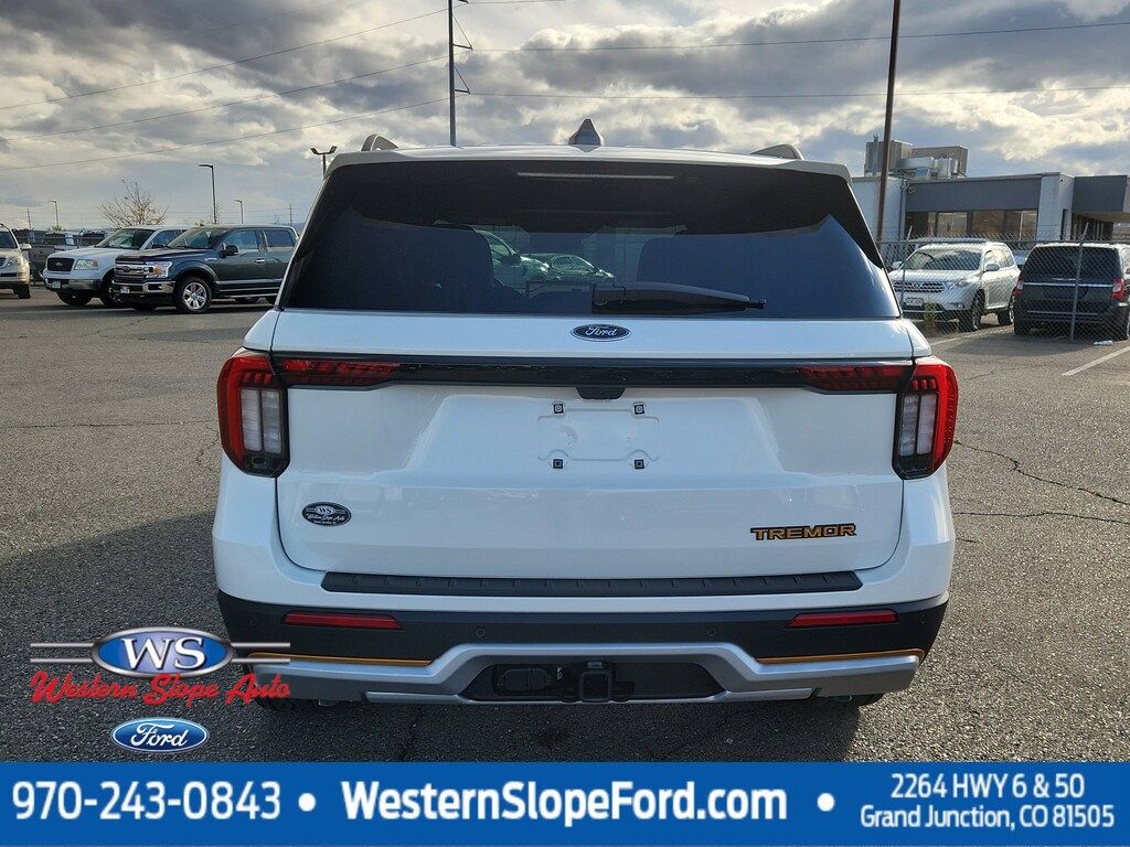 2026 Ford Explorer photo 2