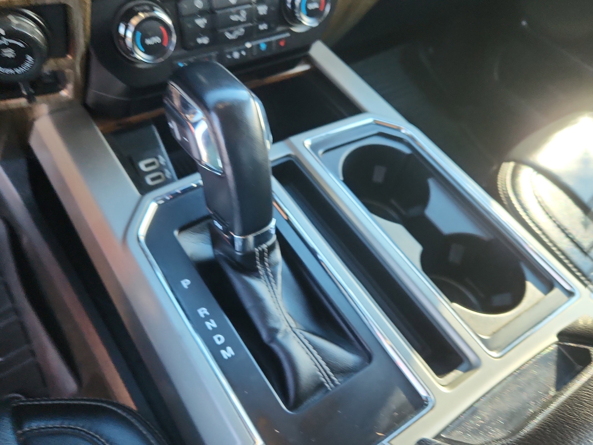 2020 Ford F-150 Lariat - Photo 24