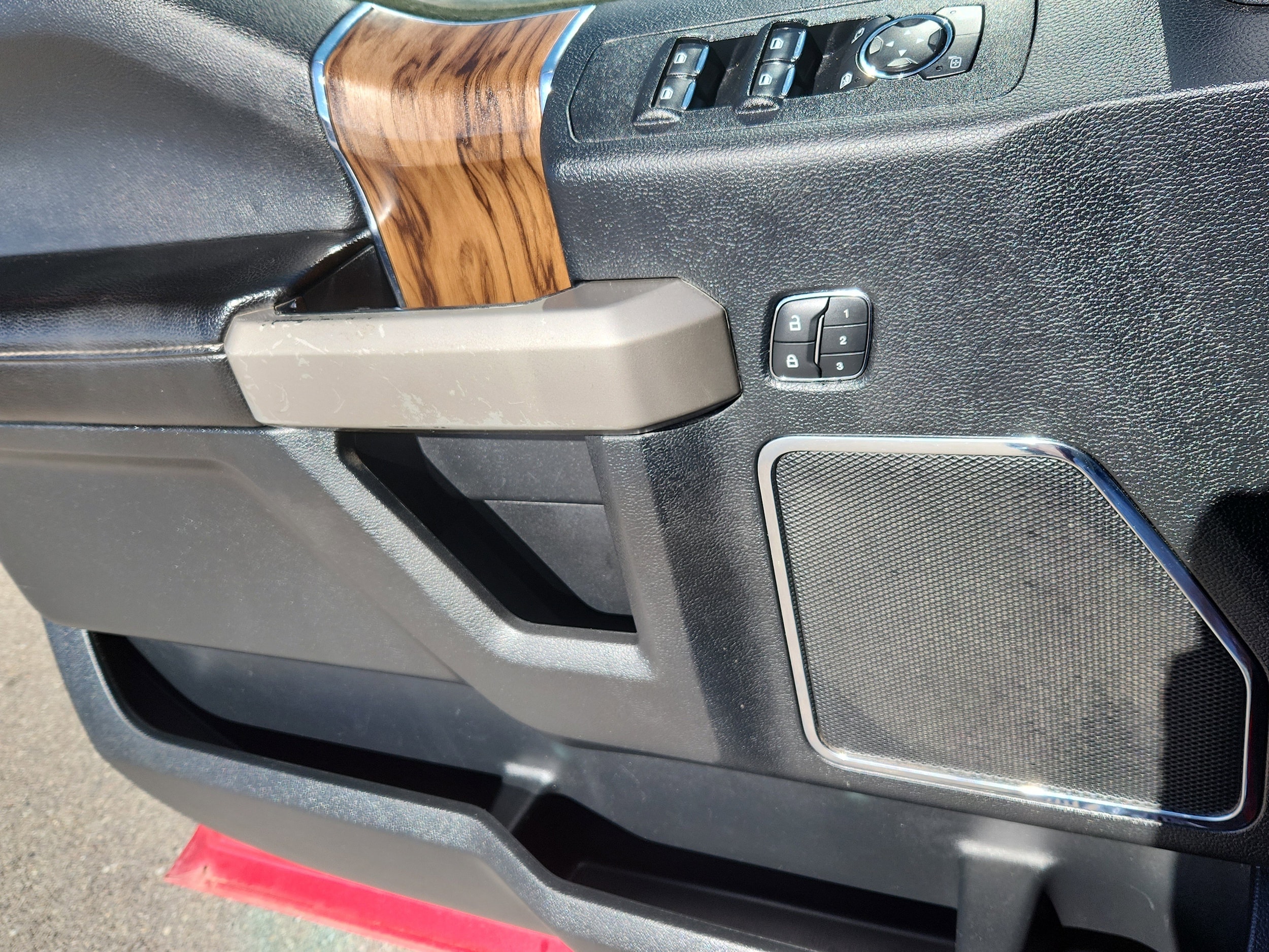 2020 Ford F-150 Lariat - Photo 9