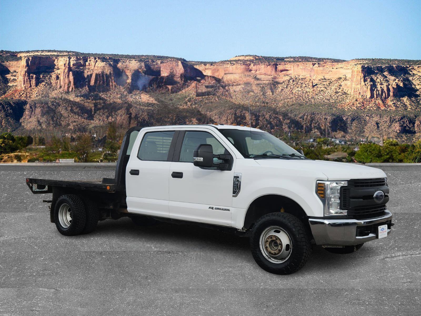2019 Ford F-350 Super Duty Chassis Cab XL