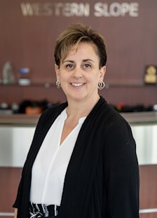 Staff member Tracy Noland from bc12489fa991