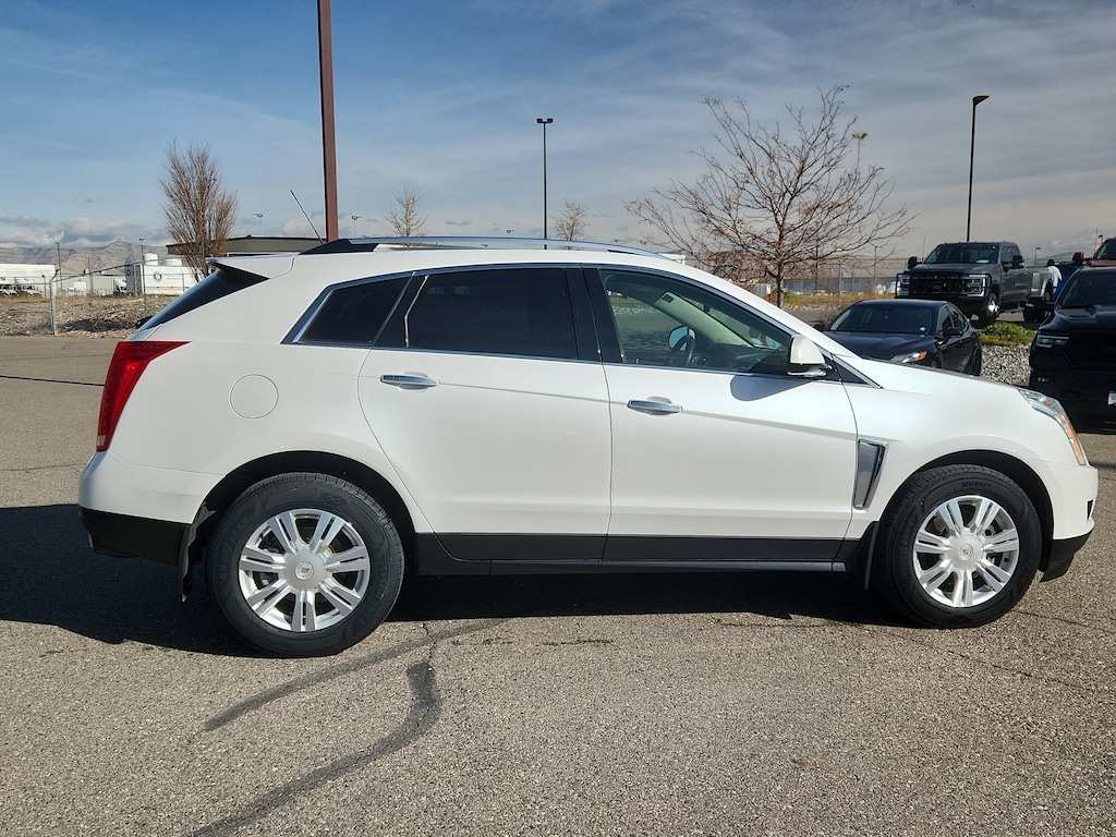 2016 Cadillac SRX Luxury photo 3