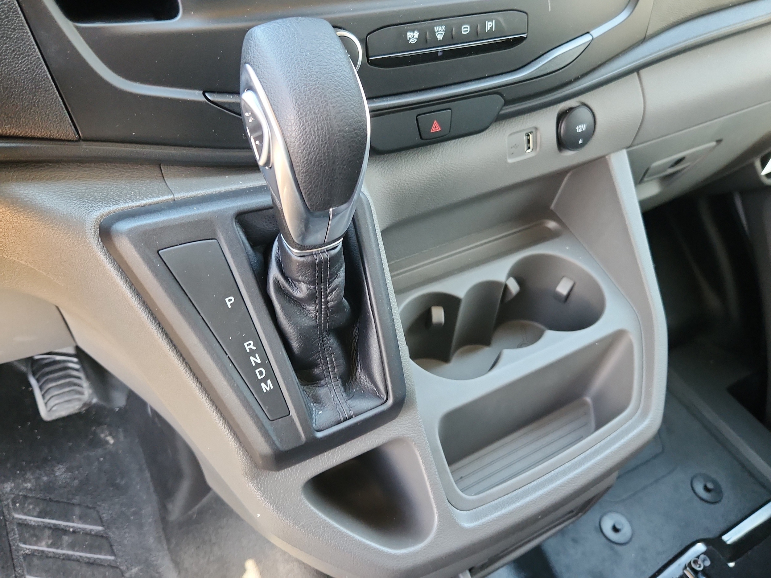 2025 Ford Transit Passenger Van XL - Photo 18