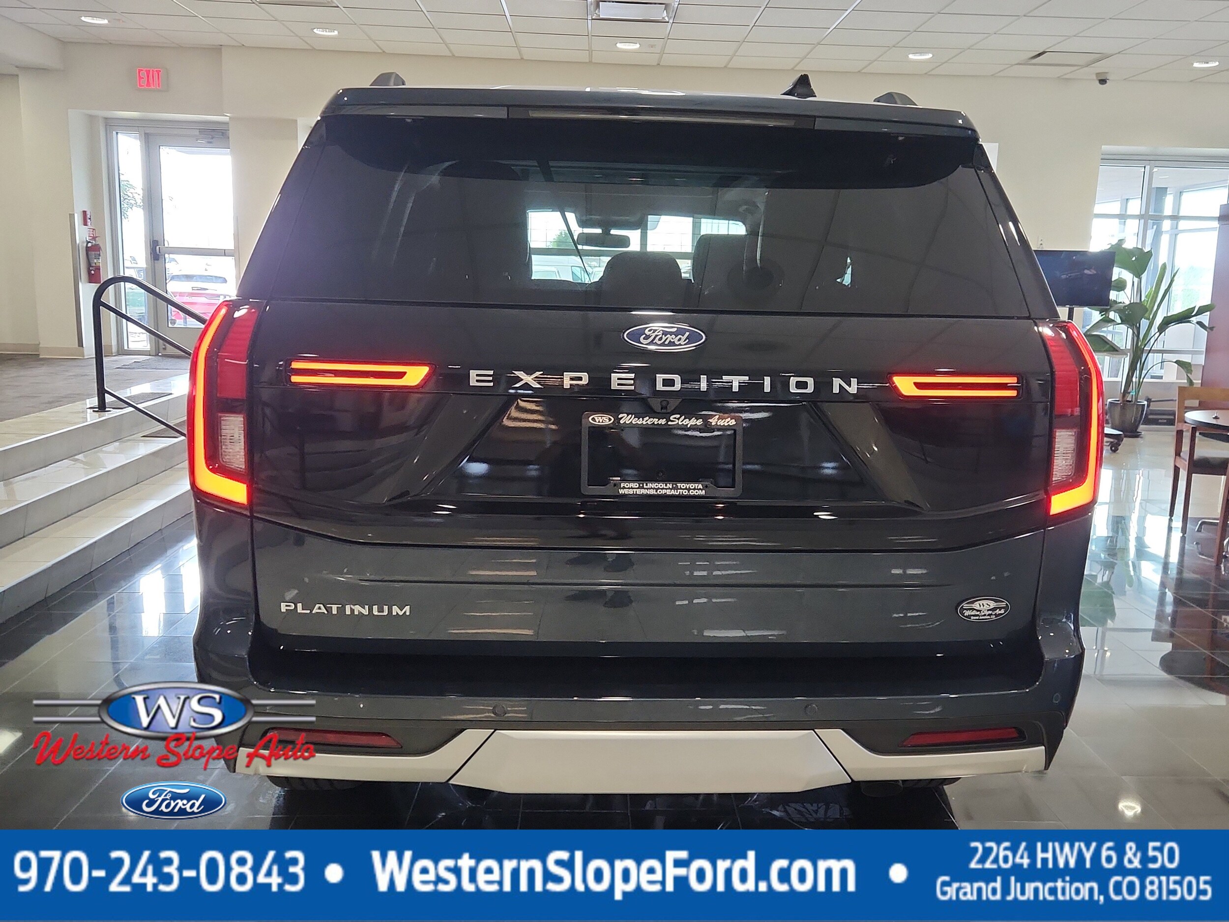 2025 Ford Expedition Platinum photo 4
