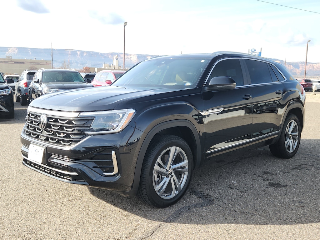 2024 Volkswagen Atlas Cross Sport SEL R-Line photo 3