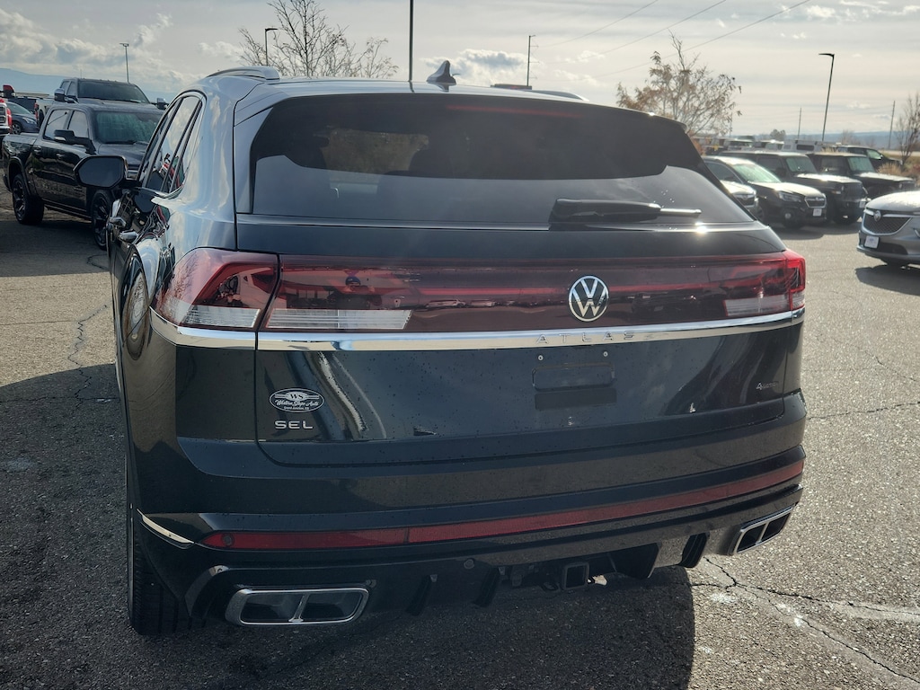 2024 Volkswagen Atlas Cross Sport SEL R-Line photo 2
