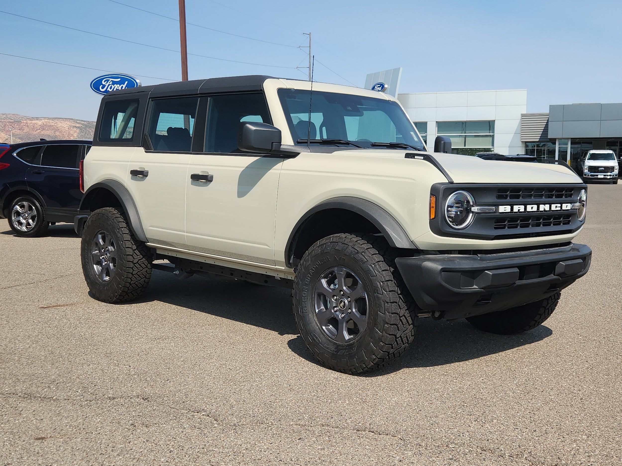 2025 Ford Bronco Base 4x4's photo