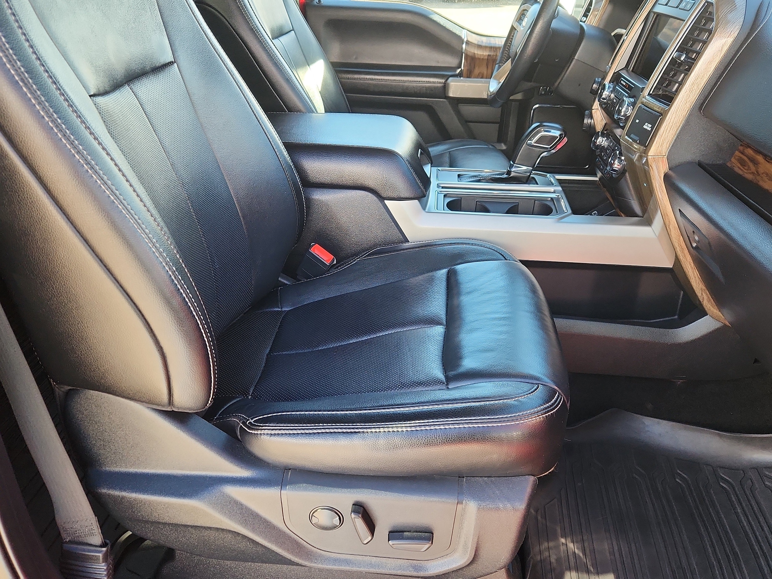 2020 Ford F-150 Lariat - Photo 15