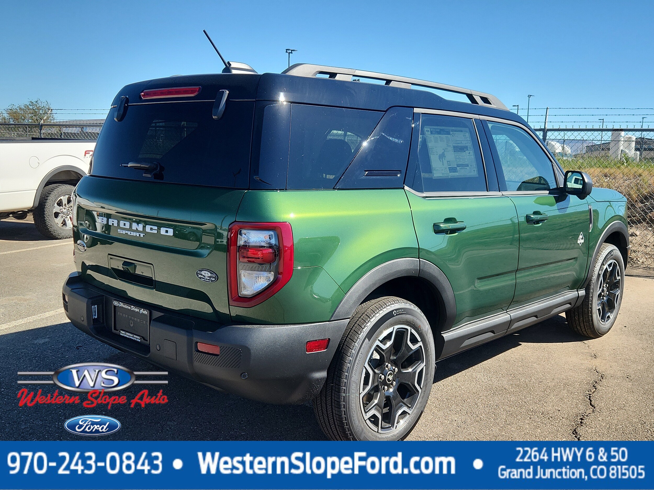 2025 Ford Bronco Sport Outer Banks photo 2