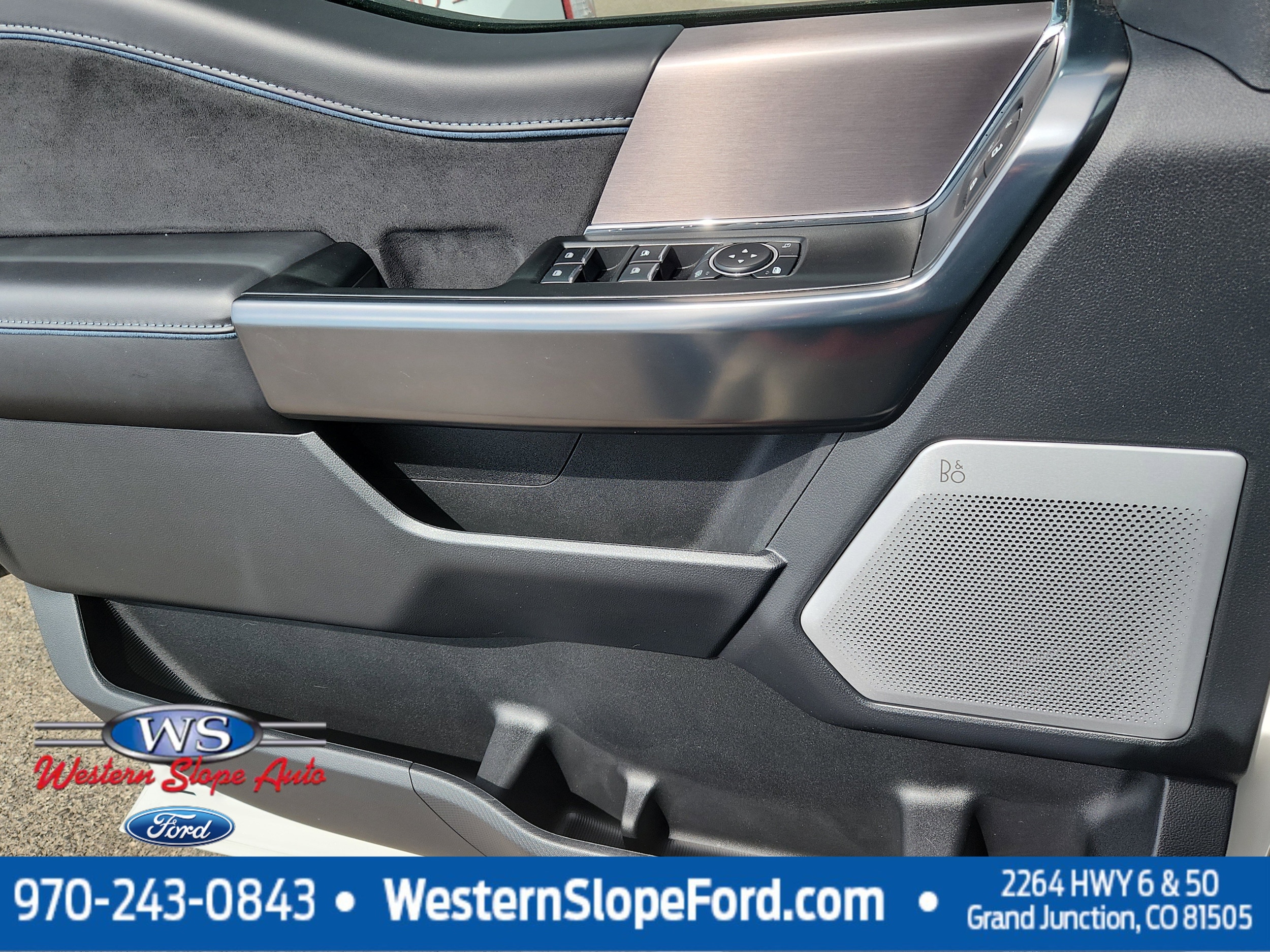 2025 Ford F-150 Platinum - Photo 9