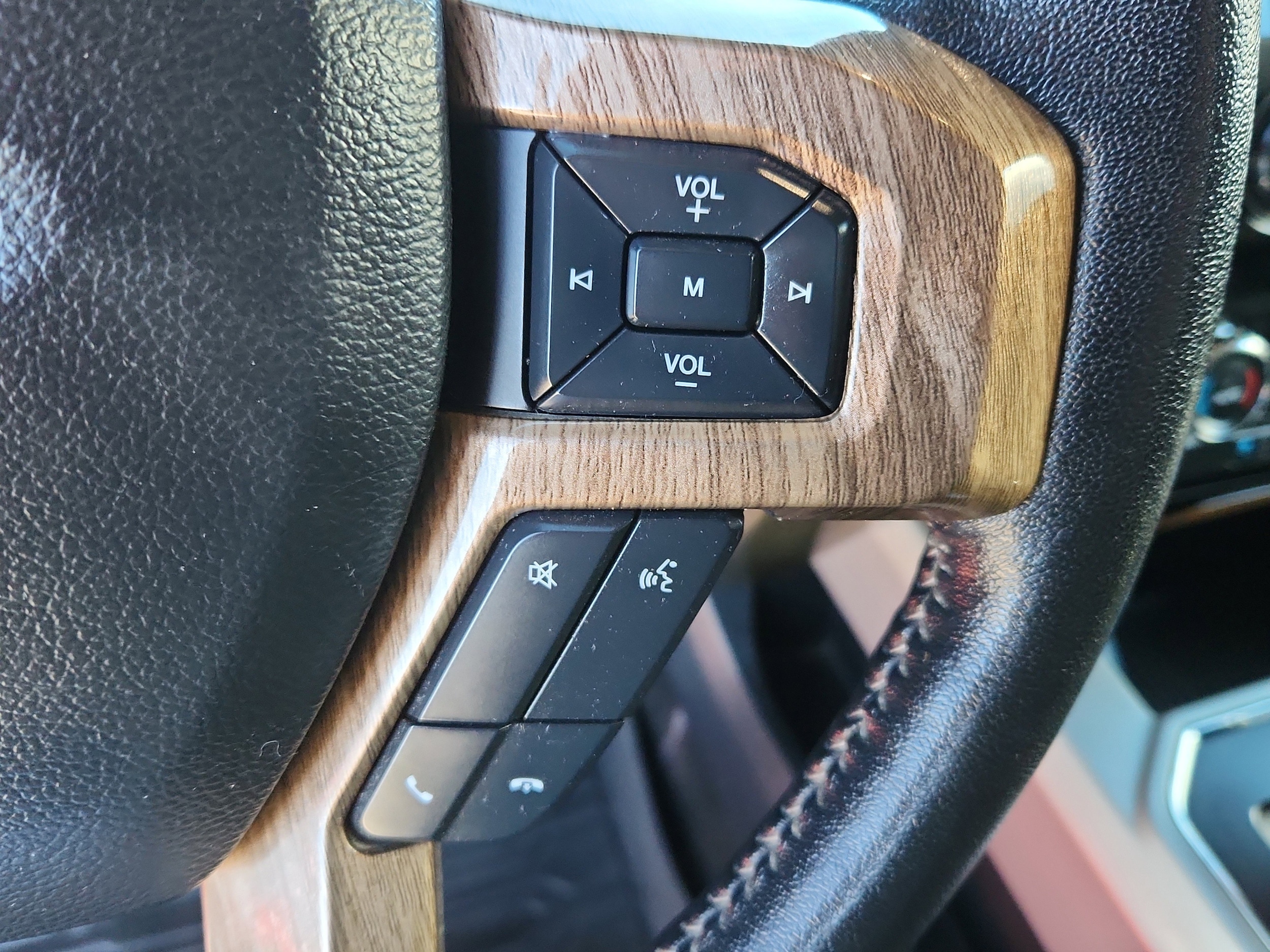 2020 Ford F-150 Lariat - Photo 23