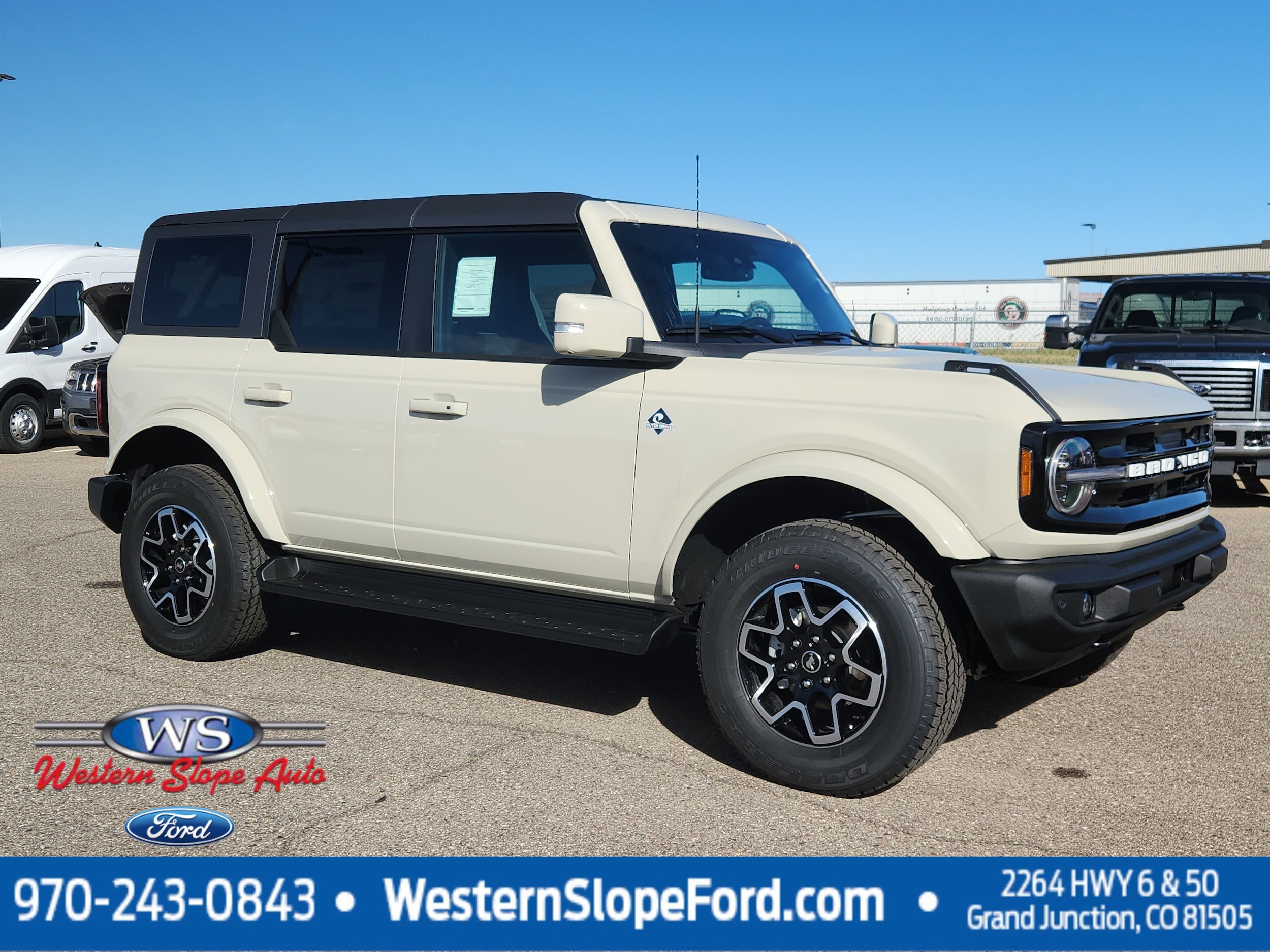 2025 Ford Bronco 4-Door Outer Banks's photo