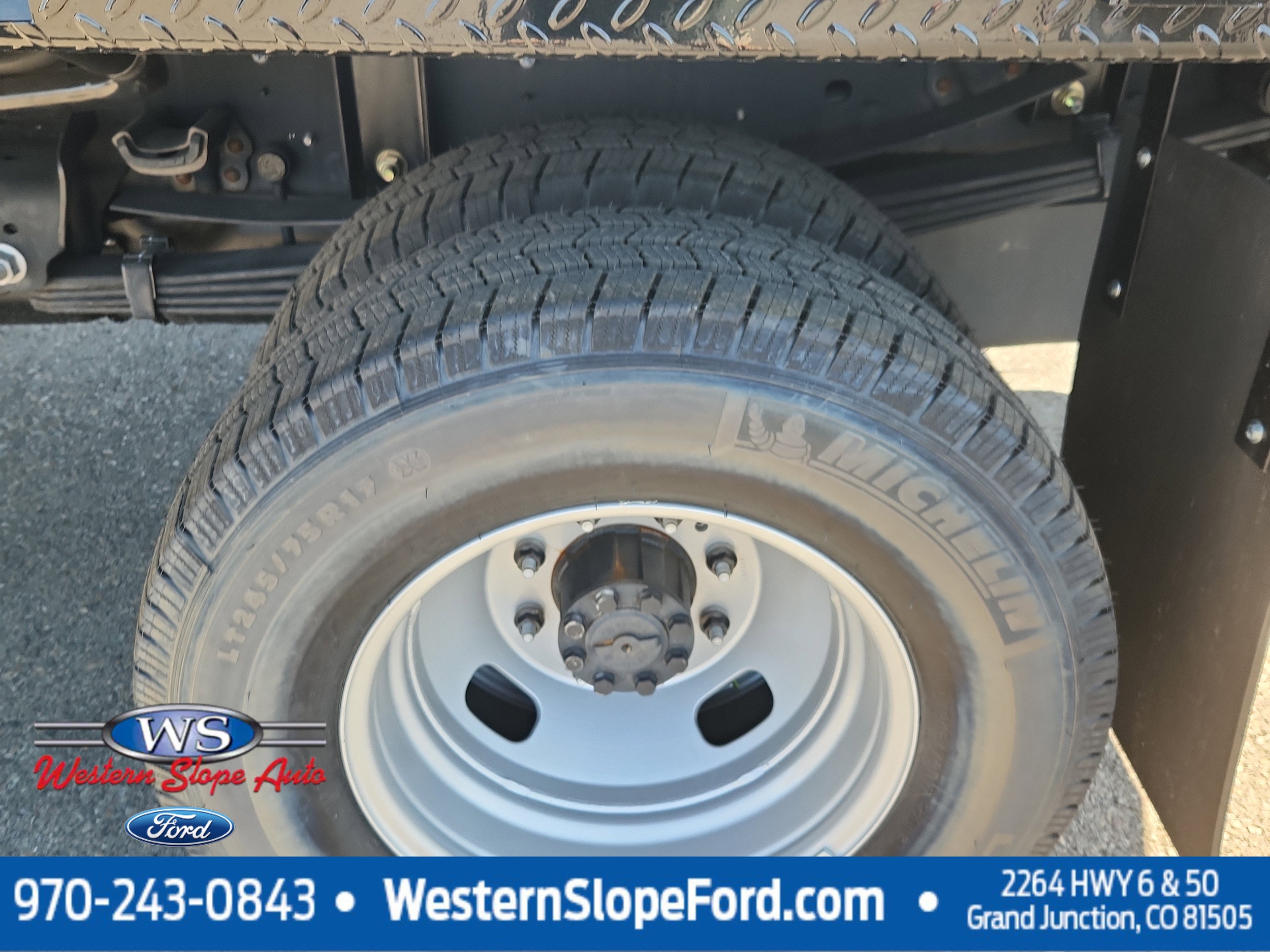 2025 Ford F-350 Super Duty Chassis Cab XL - Photo 12