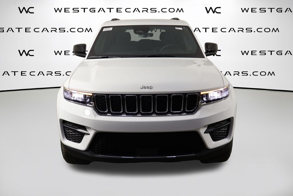 New 2026 Jeep Grand Cherokee LAREDO 4X4 Sport Utility