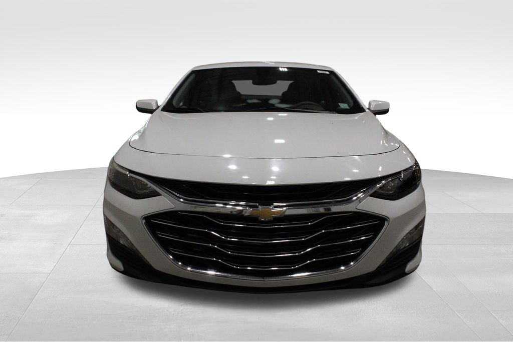 2022 Chevrolet Malibu 1LT photo 2
