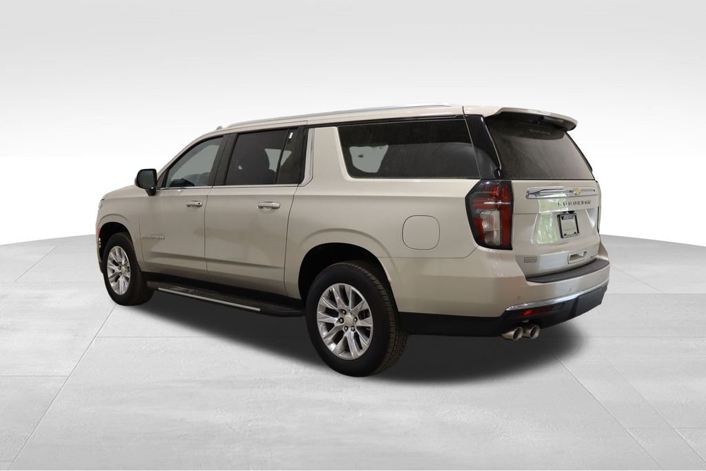 2024 Chevrolet Suburban Premier photo 3
