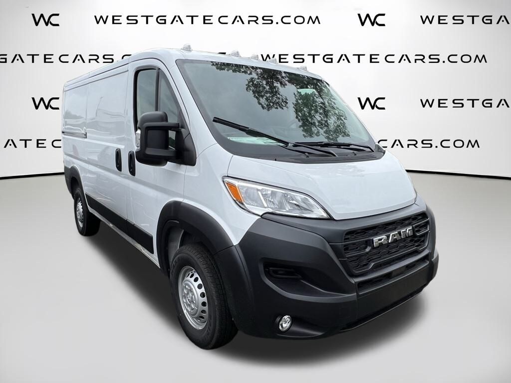 New 2025 Ram ProMaster PROMASTER 1500 TRADESMAN CARGO VAN LOW ROOF 136' W Cargo Van