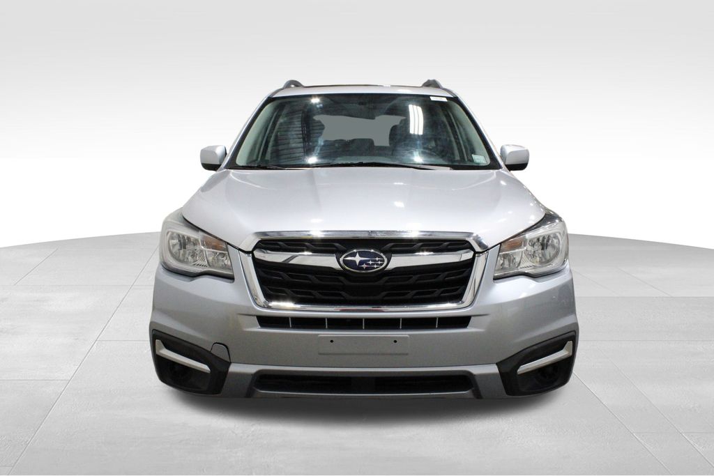 2018 Subaru Forester 2.5i Premium photo 2