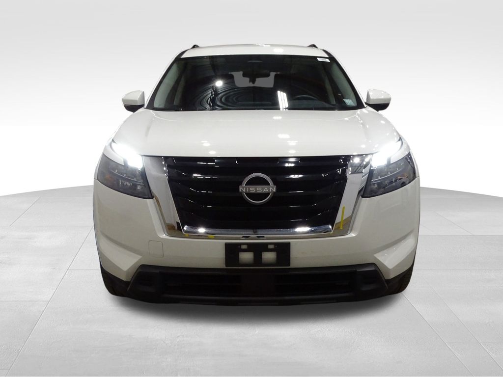 2024 Nissan Pathfinder SV photo 2
