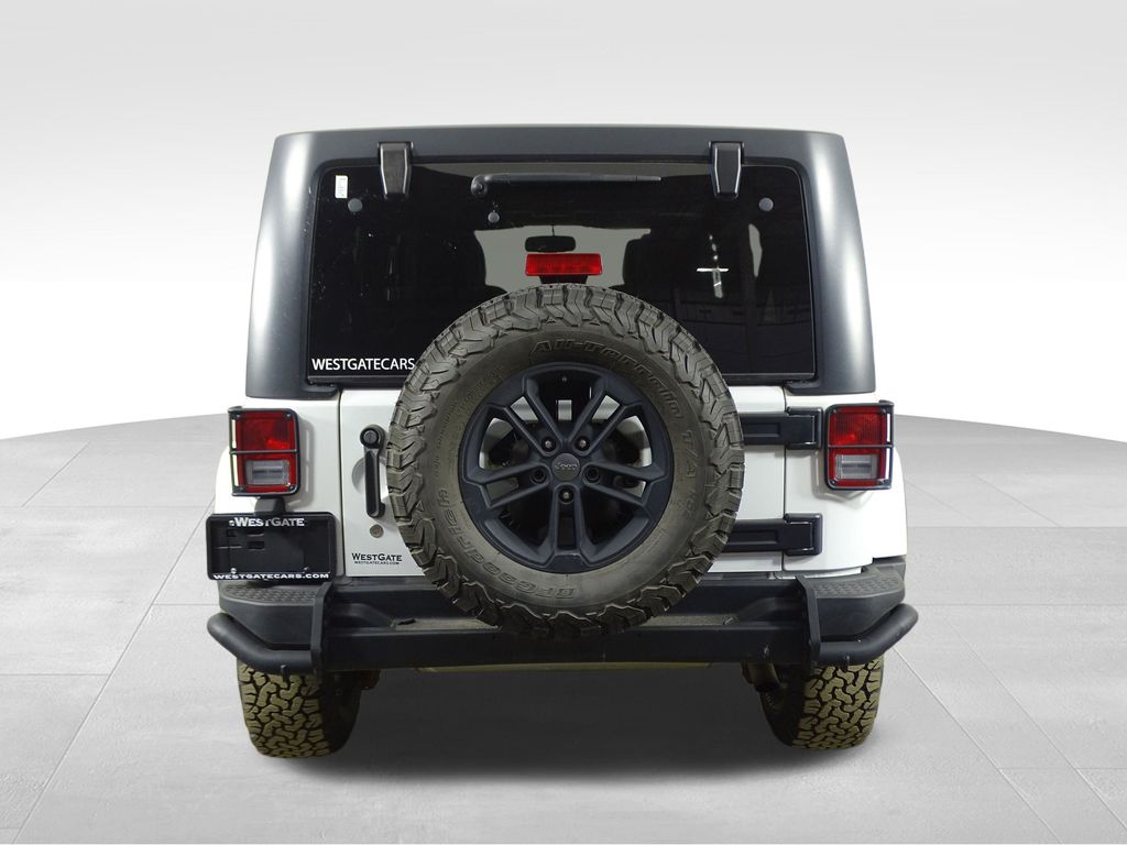 2017 Jeep Wrangler Unlimited Sahara Winter photo 4