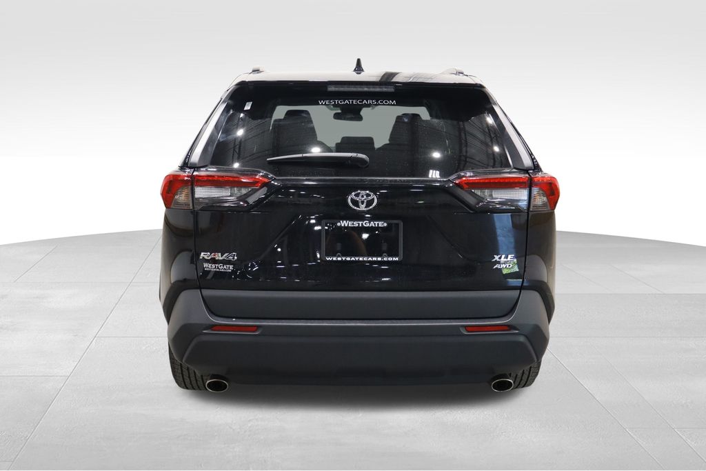 2023 Toyota RAV4 XLE photo 4