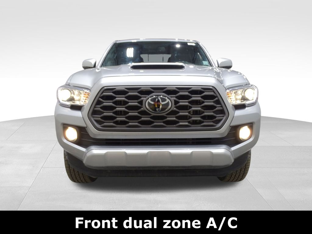 2022 Toyota Tacoma TRD Sport V6 photo 2
