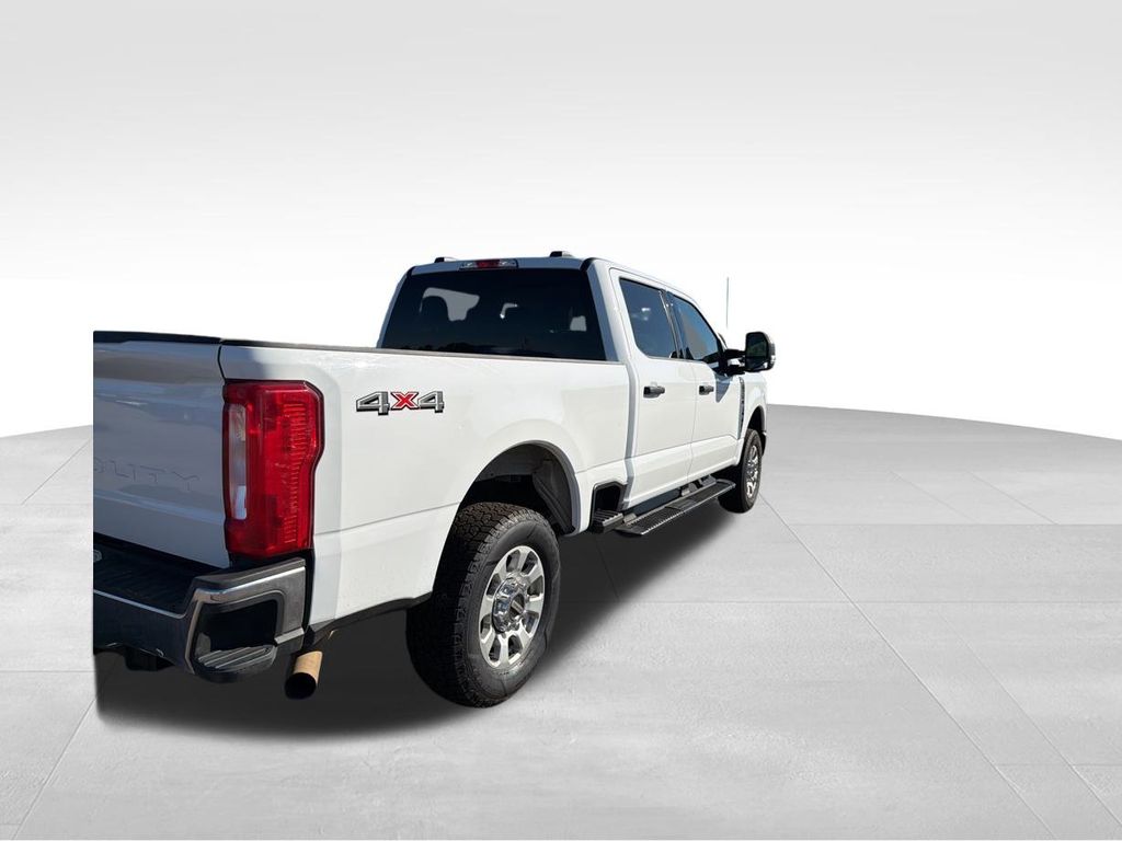 2024 Ford F-250 XLT photo 3