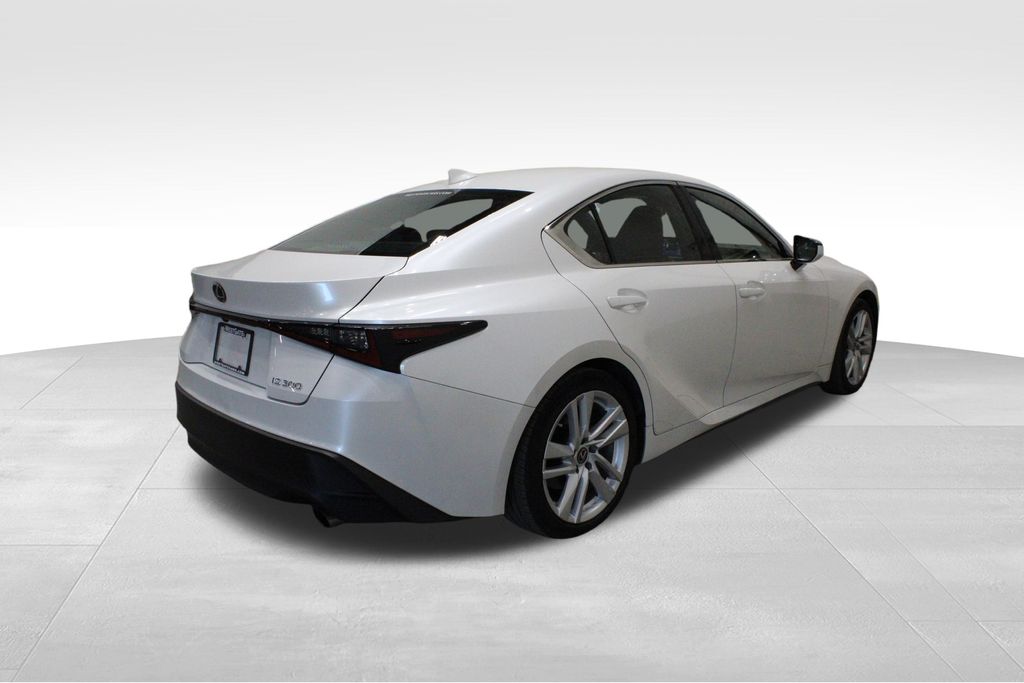 2022 Lexus IS 300 photo 3