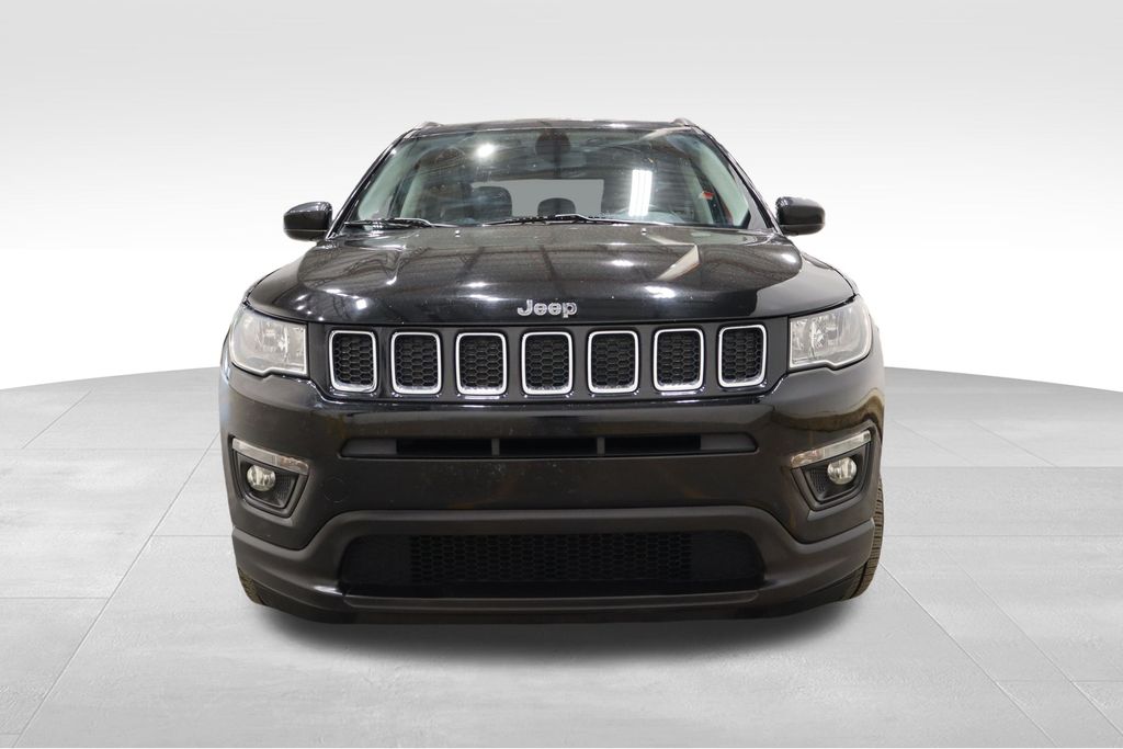 2018 Jeep Compass Latitude photo 2