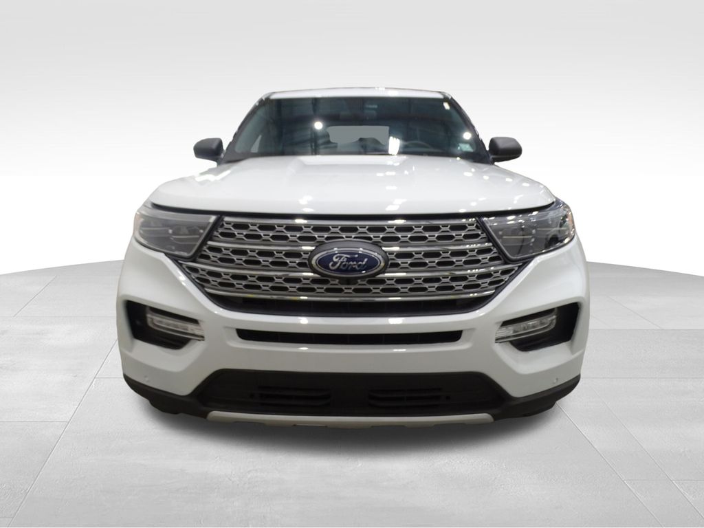 2023 Ford Explorer photo 2