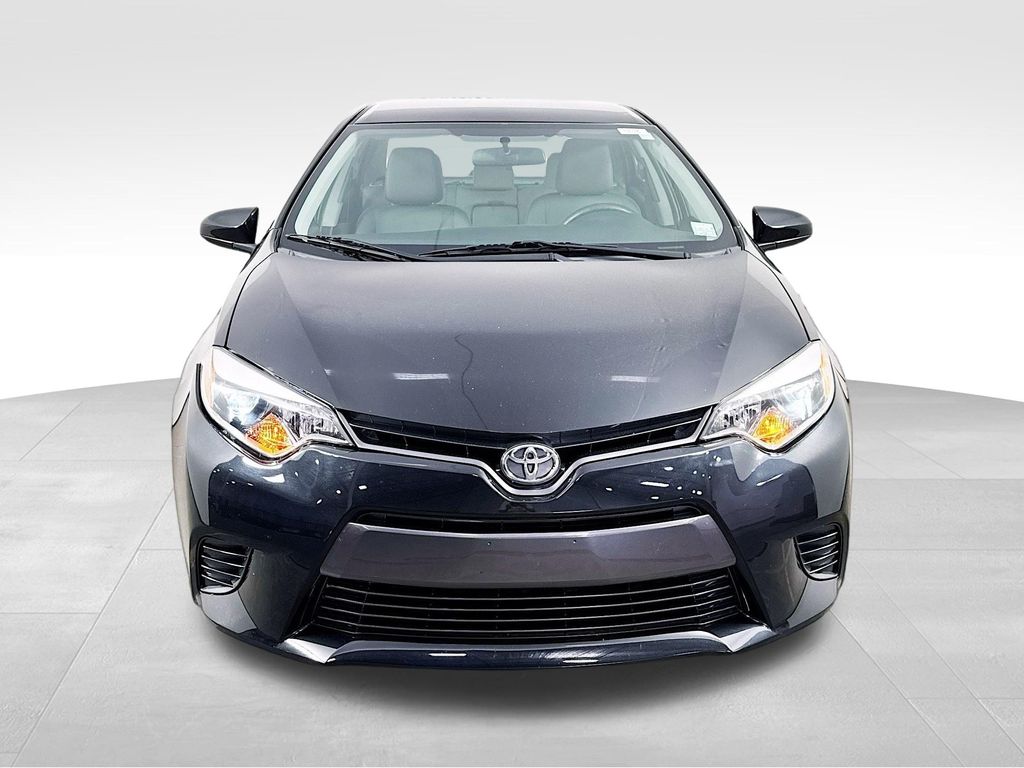 2016 Toyota Corolla LE photo 2