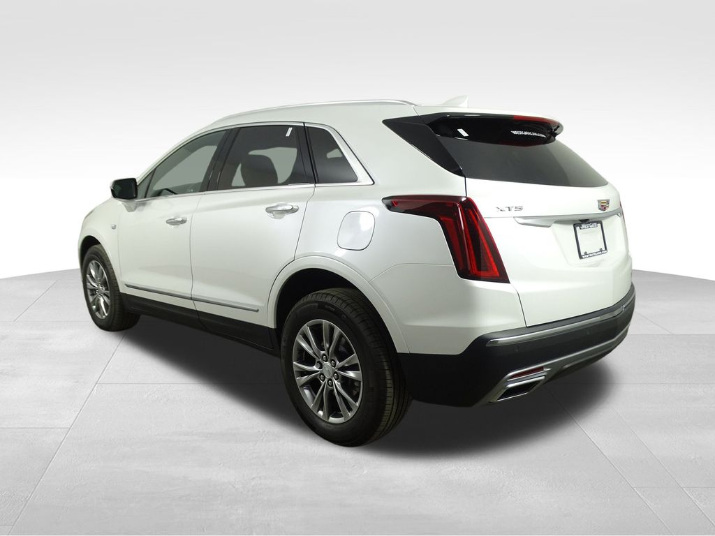 2022 Cadillac XT5 Premium Luxury photo 3