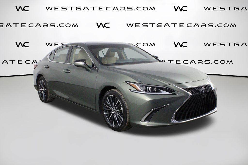 2024 Lexus ES 350's photo