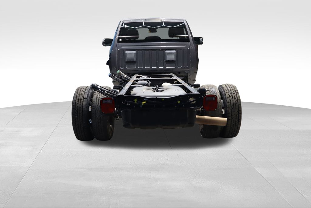 2022 Ram 3500 Tradesman photo 4