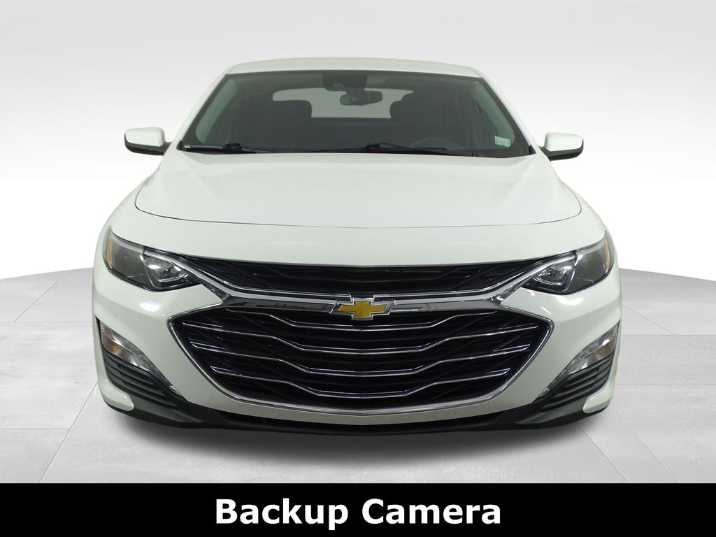 2024 Chevrolet Malibu 1LT photo 2