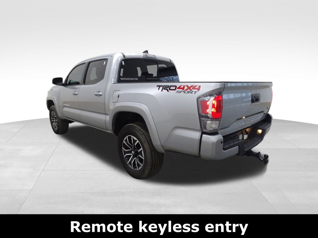 2022 Toyota Tacoma TRD Sport V6 photo 3