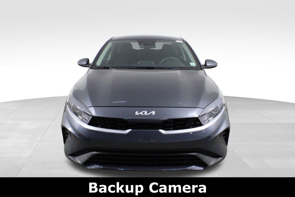 2023 Kia Forte LXS photo 2