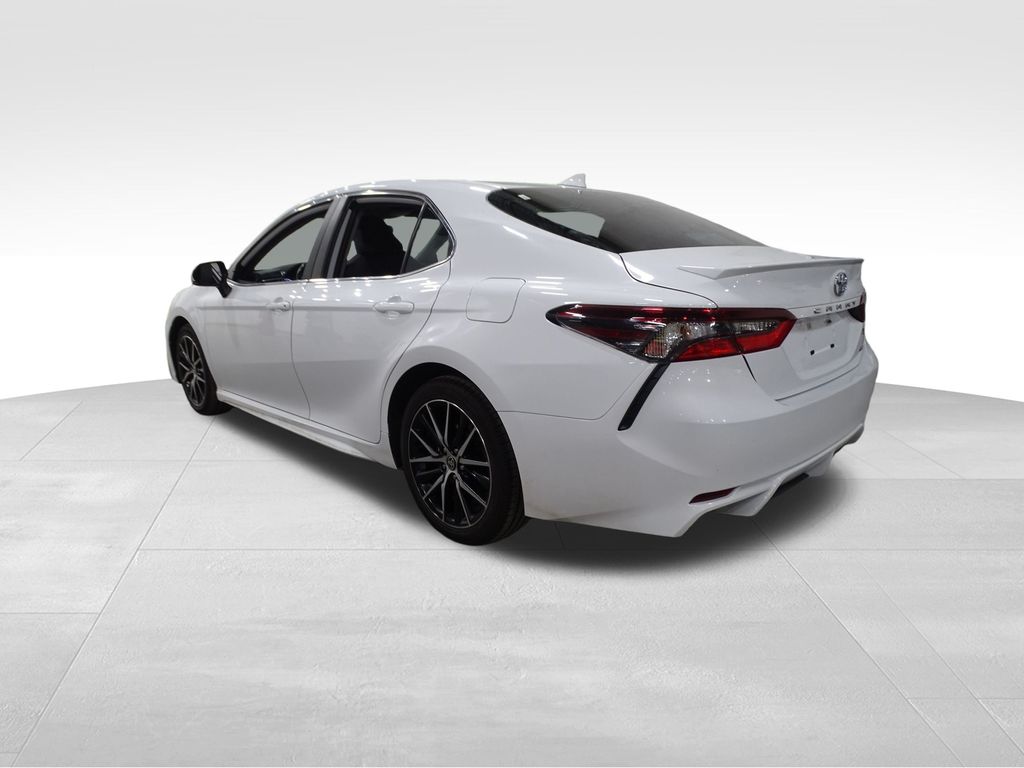 2023 Toyota Camry SE photo 3