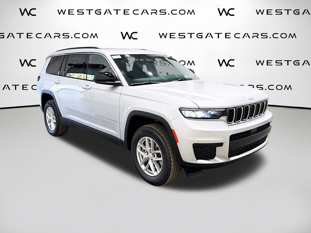 2025 Jeep Grand Cherokee L Laredo's photo