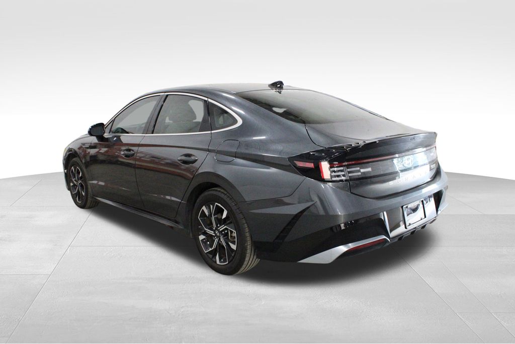 2024 Hyundai Sonata SEL photo 3