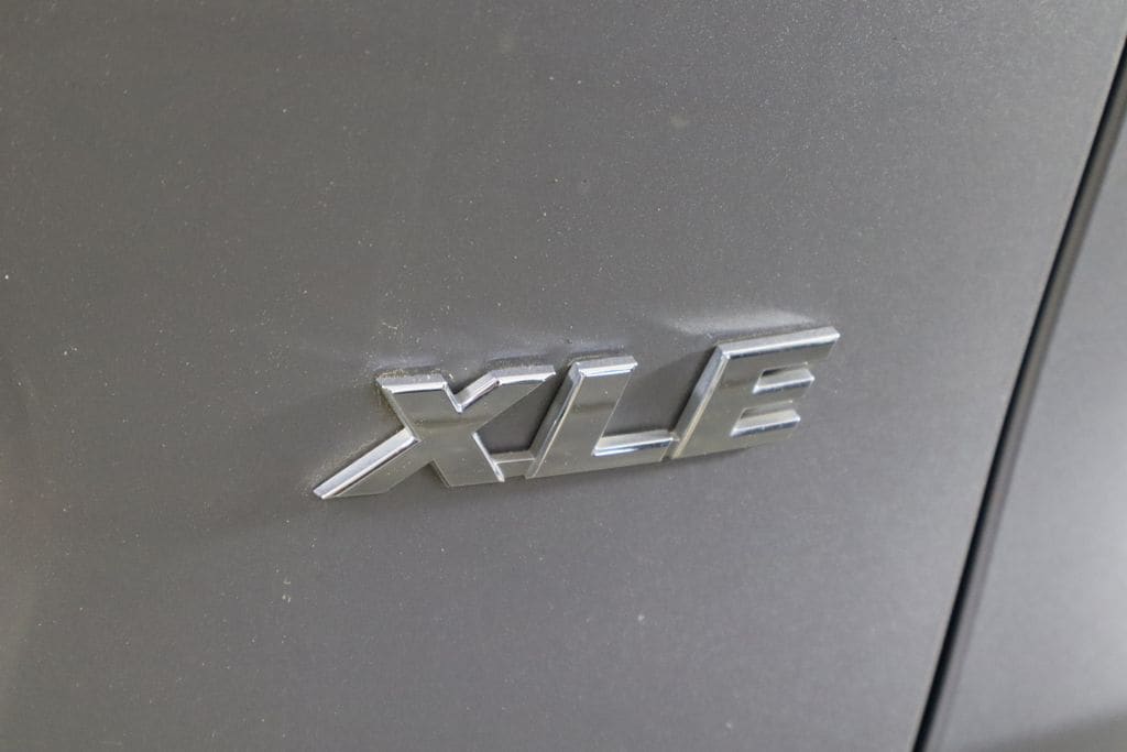 2021 Toyota RAV4 XLE - Photo 44
