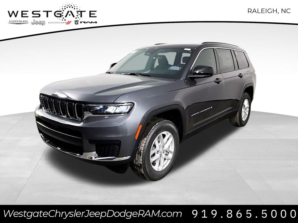 2025 Jeep Grand Cherokee Laredo photo 3