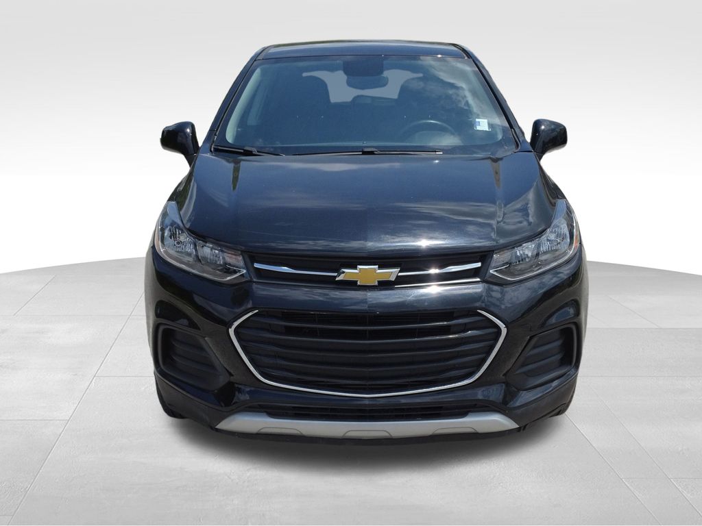 2020 Chevrolet Trax LS photo 3